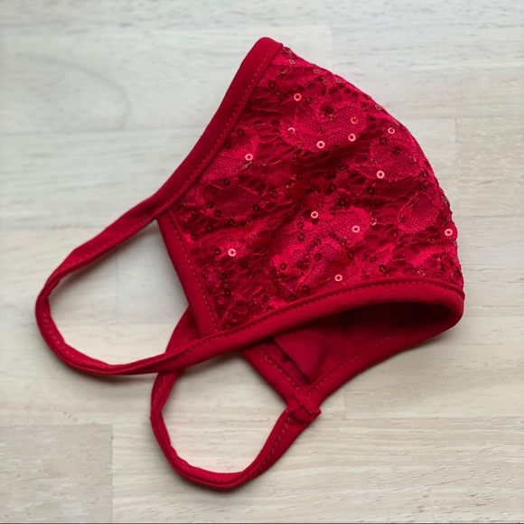 Sequin and Lace Face Mask - Picture 1 of 3